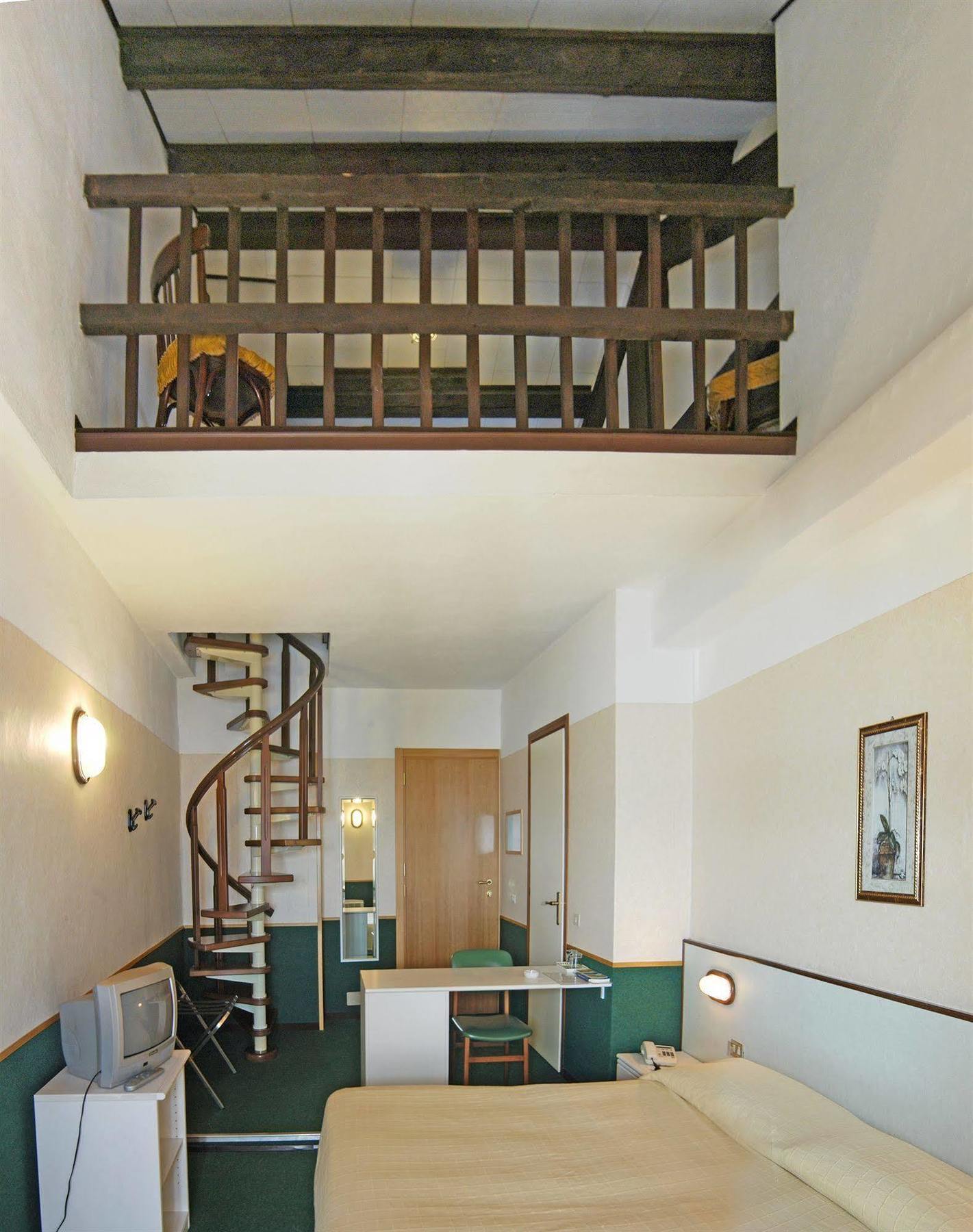 Hotel Eden 3*